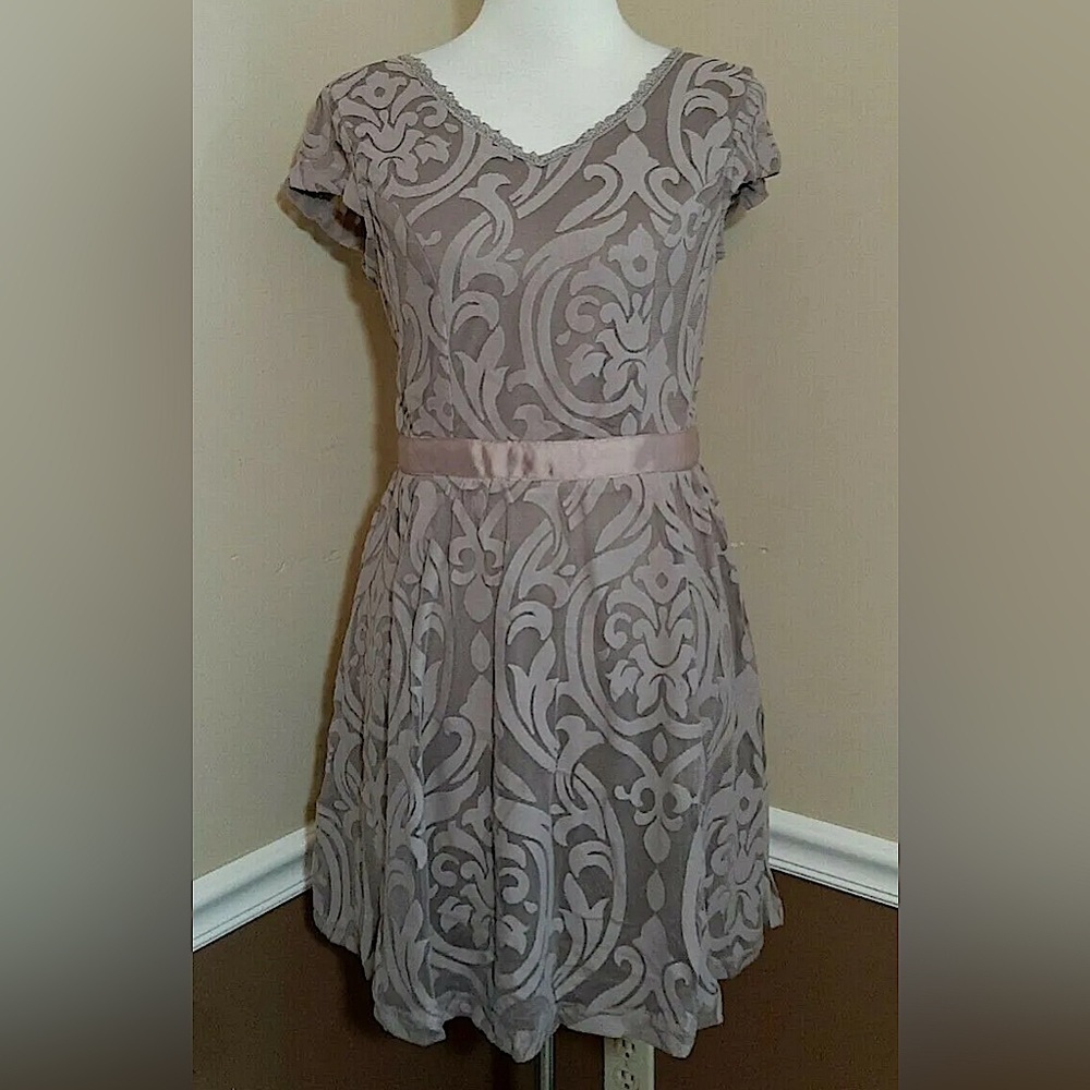 Soiéblu Short Taupe Brown Burnout Mesh V-neck V Back ModCloth Dress NEW